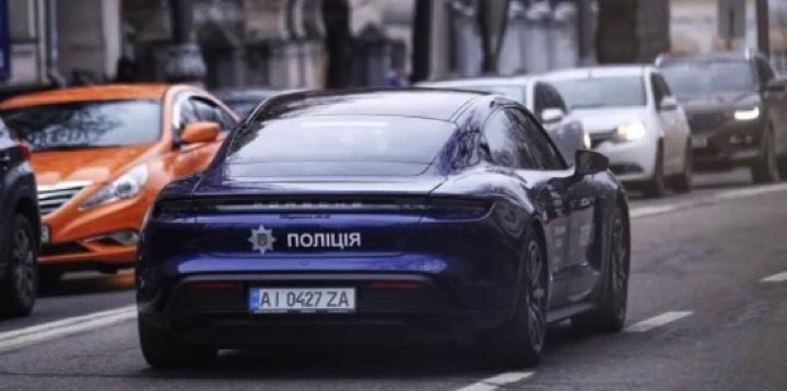 Украинская полиция пересела на электрический Porsche Taycan