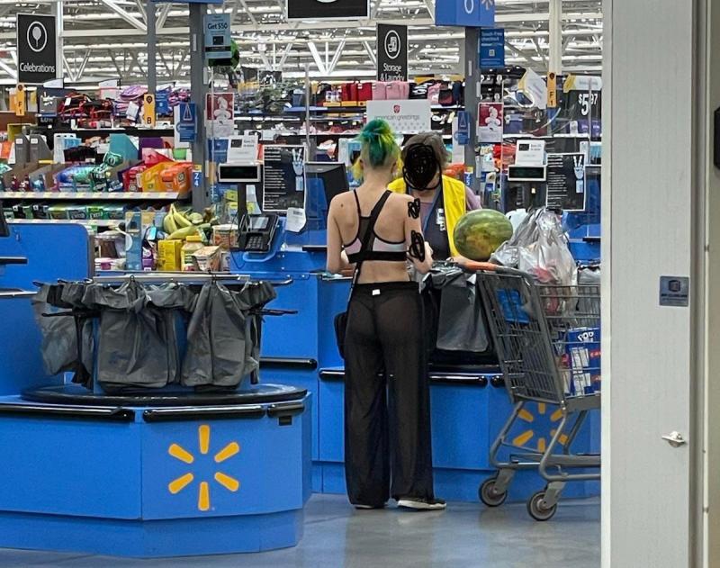 Экстравагантные покупатели Walmart (25.06.2021)
