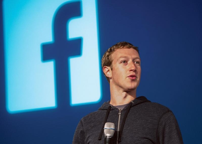 Цукерберг извинился перед пользователями за сбой в работе Facebook, Instagram, WhatsApp
