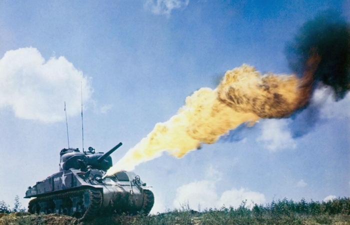 Огнеметный танк – грозное оружие, которое запретило ООН