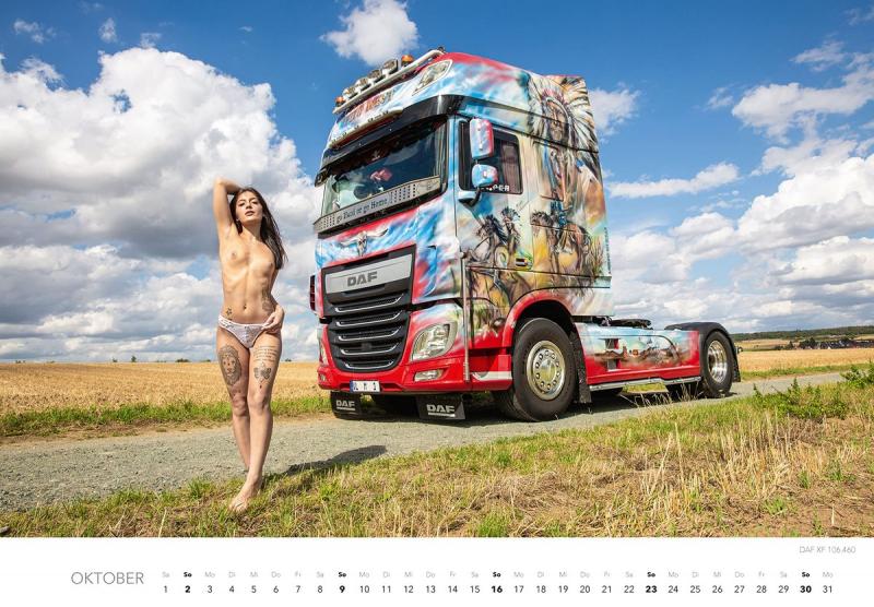 Девушки и грузовики в календаре "Trucker-Träume Kalender 2022" .