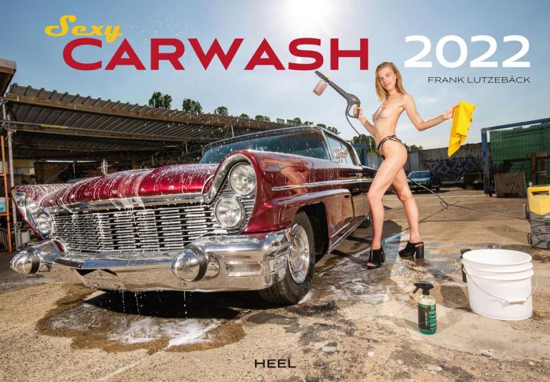 Сексуальные автомойщицы и культовые машины в календаре "Sexy Carwash 2022"