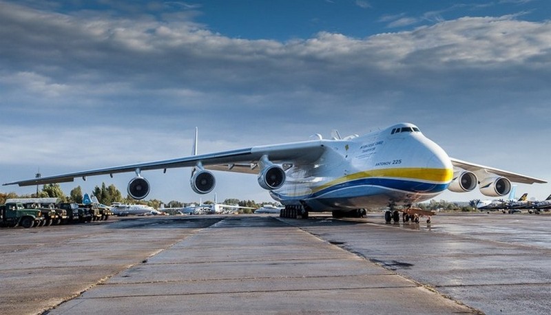 Пять самых больших самолётов на планете, которые поражают своими гигантскими размерами