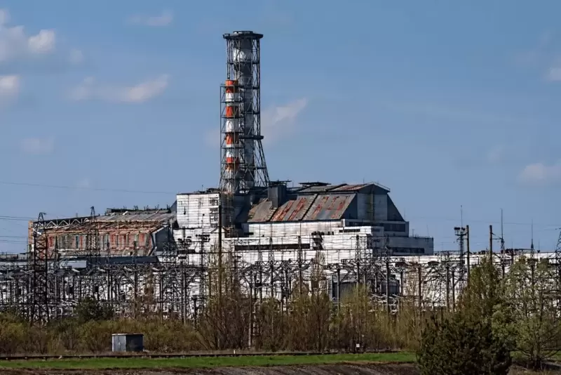 Офис президента Украины: российские военные захватили Чернобыльскую атомную электростанцию