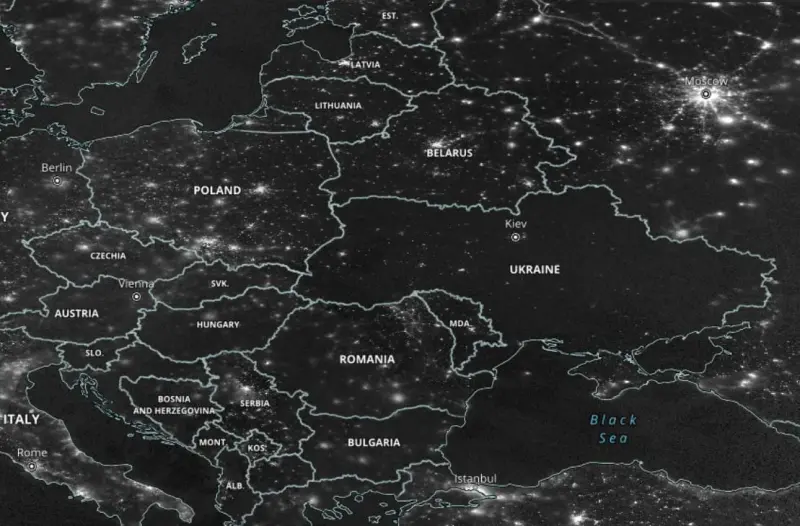 Так выглядела Украина из космоса вчера вечером, после массированной ракетной атаки рф.