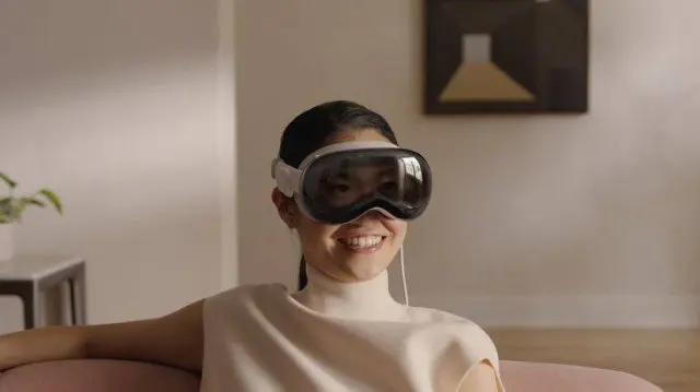 Apple показала очки смешанной реальности Vision Pro