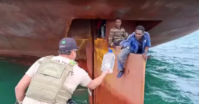 Мигранты из Нигерии под кормой корабля направлялись в Европу, а попали в Бразилию