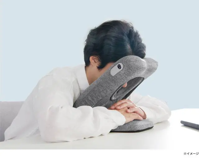 В Японии придумали специальную подушку для офисных работяг