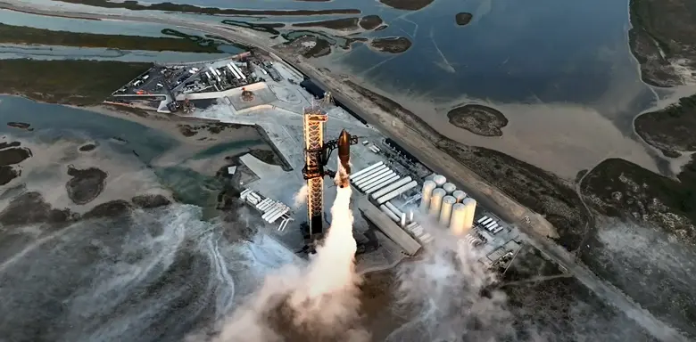Гигантская ракета Илона Маска с кораблём Starship успешно стартовала