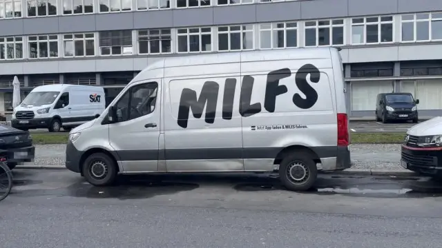 Города Германии заполонили авто с надписью «MILFS»