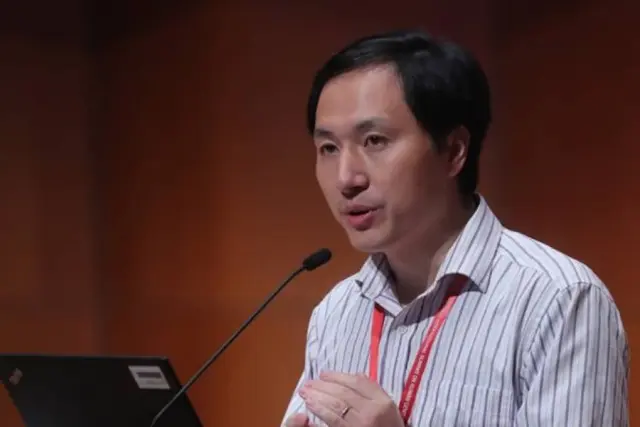 Китайский генетик, создавший первых в мире ГМ-детей, вышел на свободу и снова трудится в лаборатории