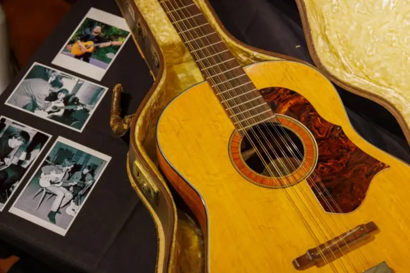 Гитара, пролежавшая 50 лет на чердаке, была продана на аукционе за $2,9 млн