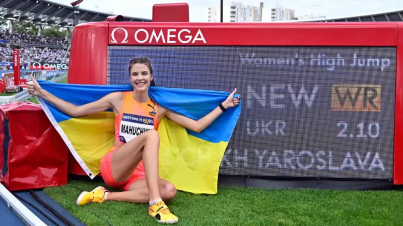 Украинская легкоатлетка Ярослава Магучих установила мировой рекорд по прыжкам в высоту