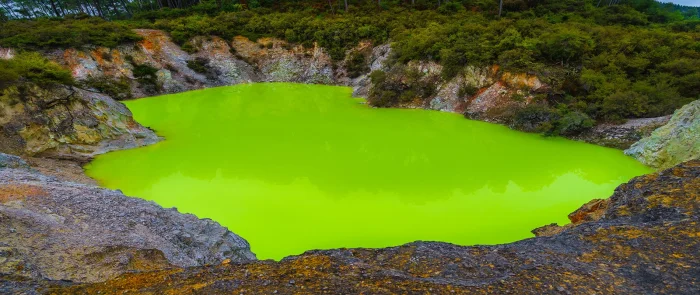 10 природных чудес планеты с невероятной палитрой цветов