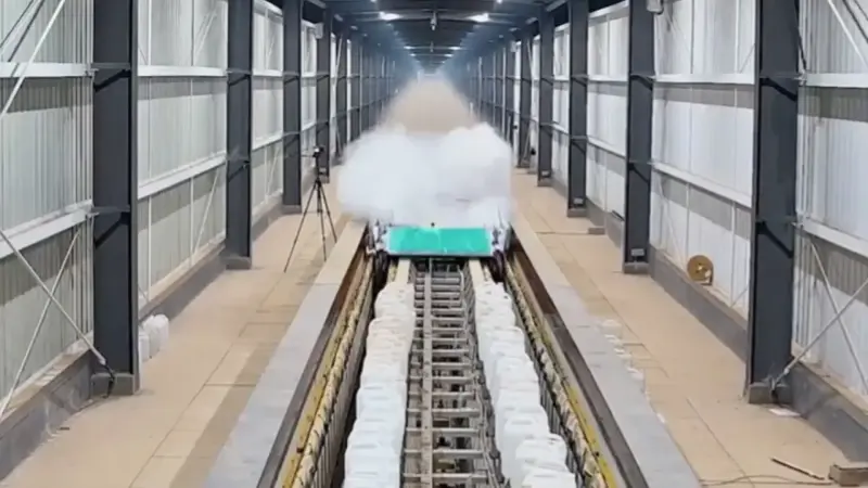 Прототип китайского маглев-поезда разогнался до 700 км/ч за 2 секунды