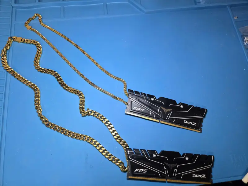 Samsung отказался продавать память… Samsung.