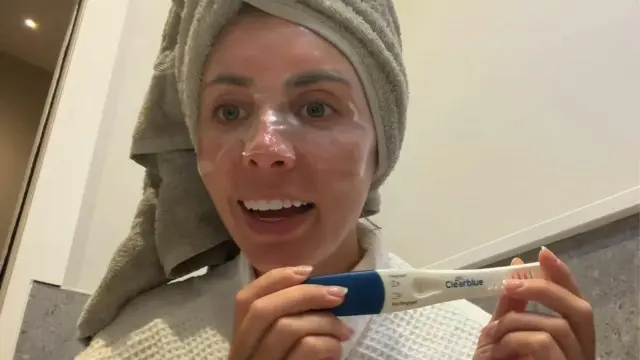 Порнозвезда Бонни Блю забеременела после секса с 400 мужчинами