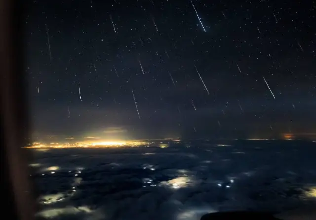 Метеорный поток: вид с самолета