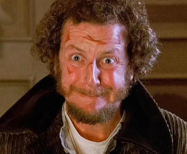 За что оштрафовали актера из «Один дома»?