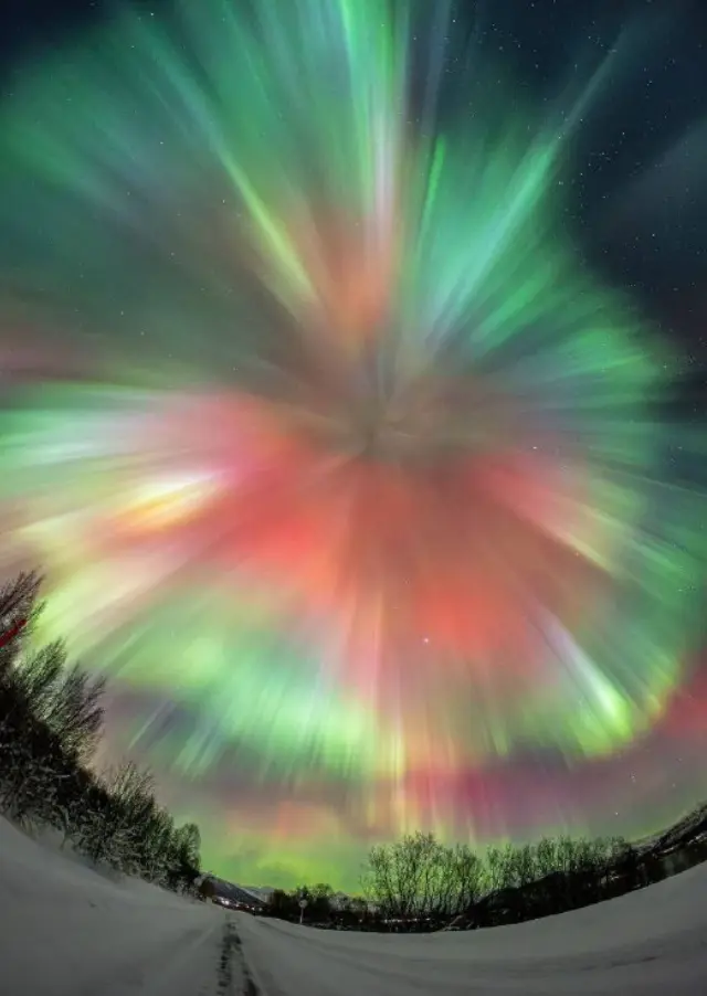 Красивейшее северное сияние в Норвегии