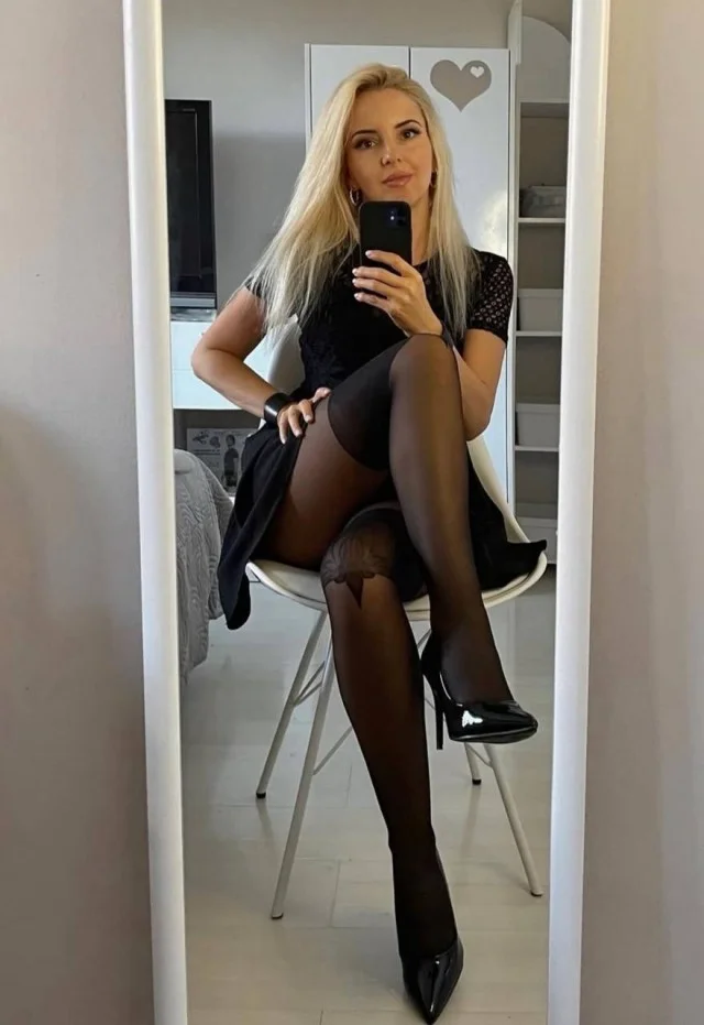 Девушки в нейлоне 21.03.2026