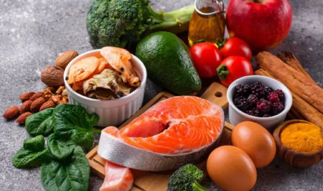 Правило «не есть после 18» может принести больше вреда нежели пользы