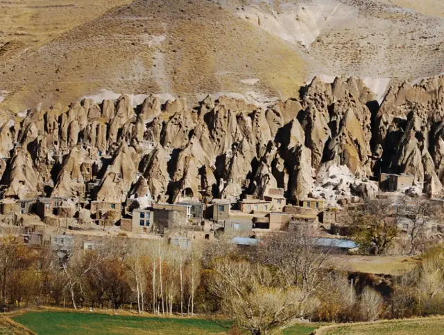 Кандован - город в скалах