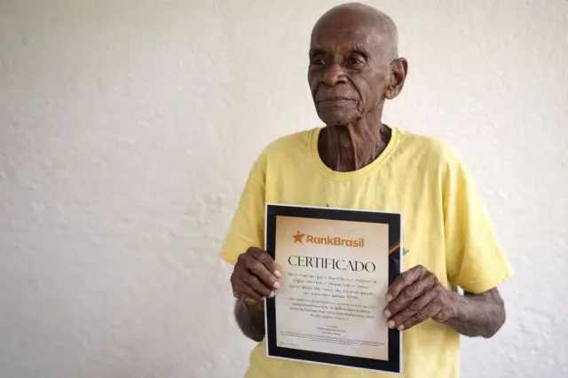 Мужчина, который много курит и ежедневно пьёт кофе, дожил до 118 лет