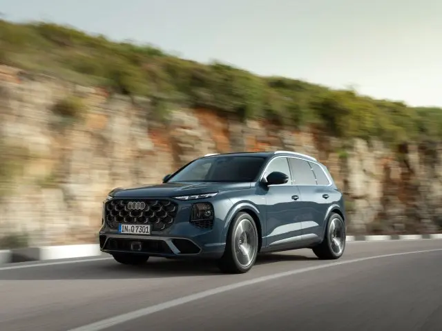 Audi выкатила новую Q7 — из салона убрали почти все кнопки