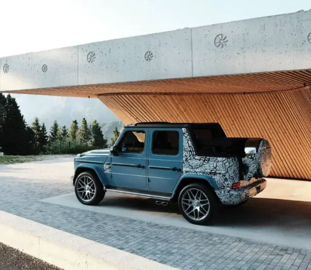 Mercedes-Benz тизерит новый четырехдверный G-Class Cabriolet