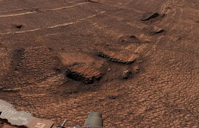 NASA показала самые свежие картинки Марса и ровера Curiosity в 225 млн километрах от нас