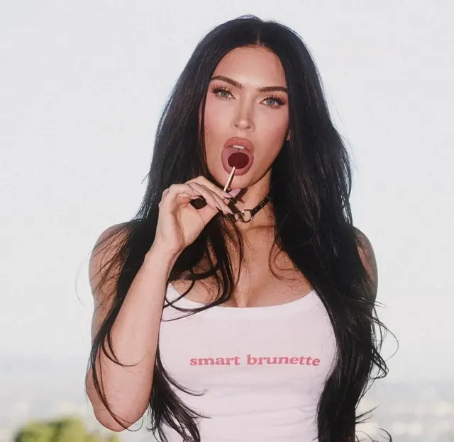 Меган Фокс запустила собственный OnlyFans и обрушила сайт в первый же день